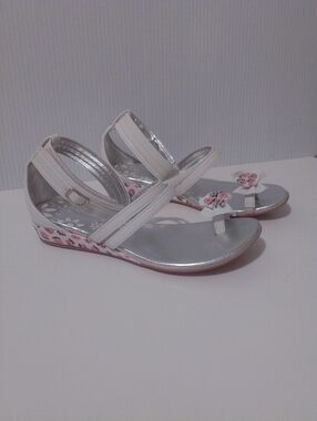 Sandals Pampili Little Girls White Leather Size US 12/ EUR 30